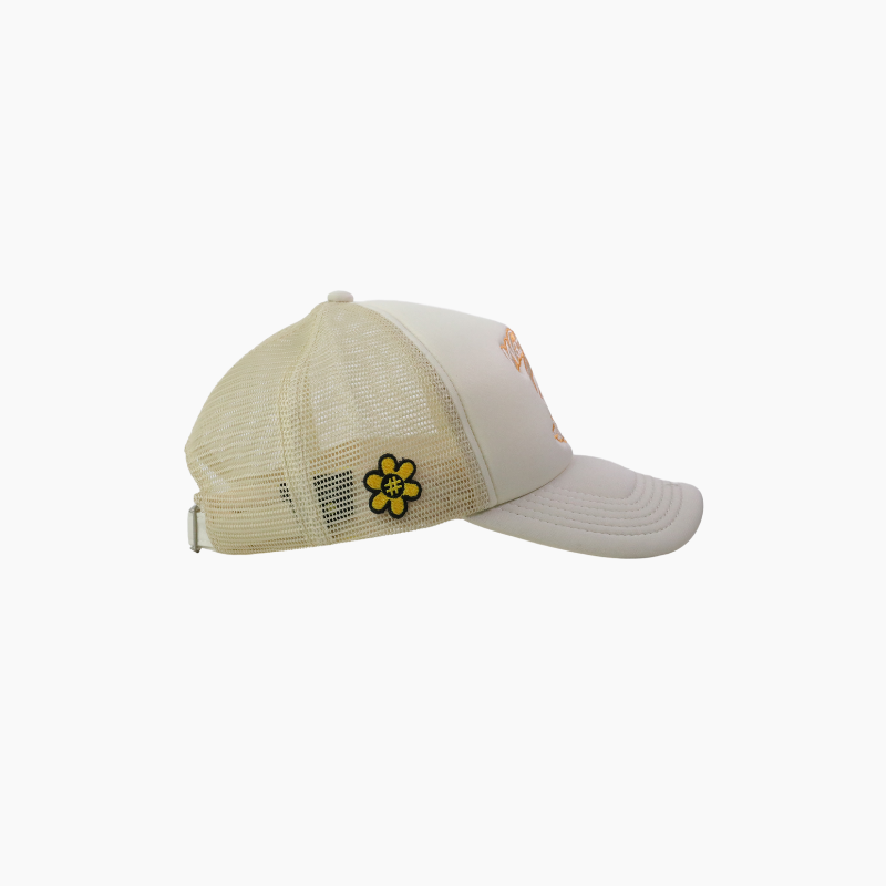 MELTING SMILEY® TRUCKER CAP | CREAM