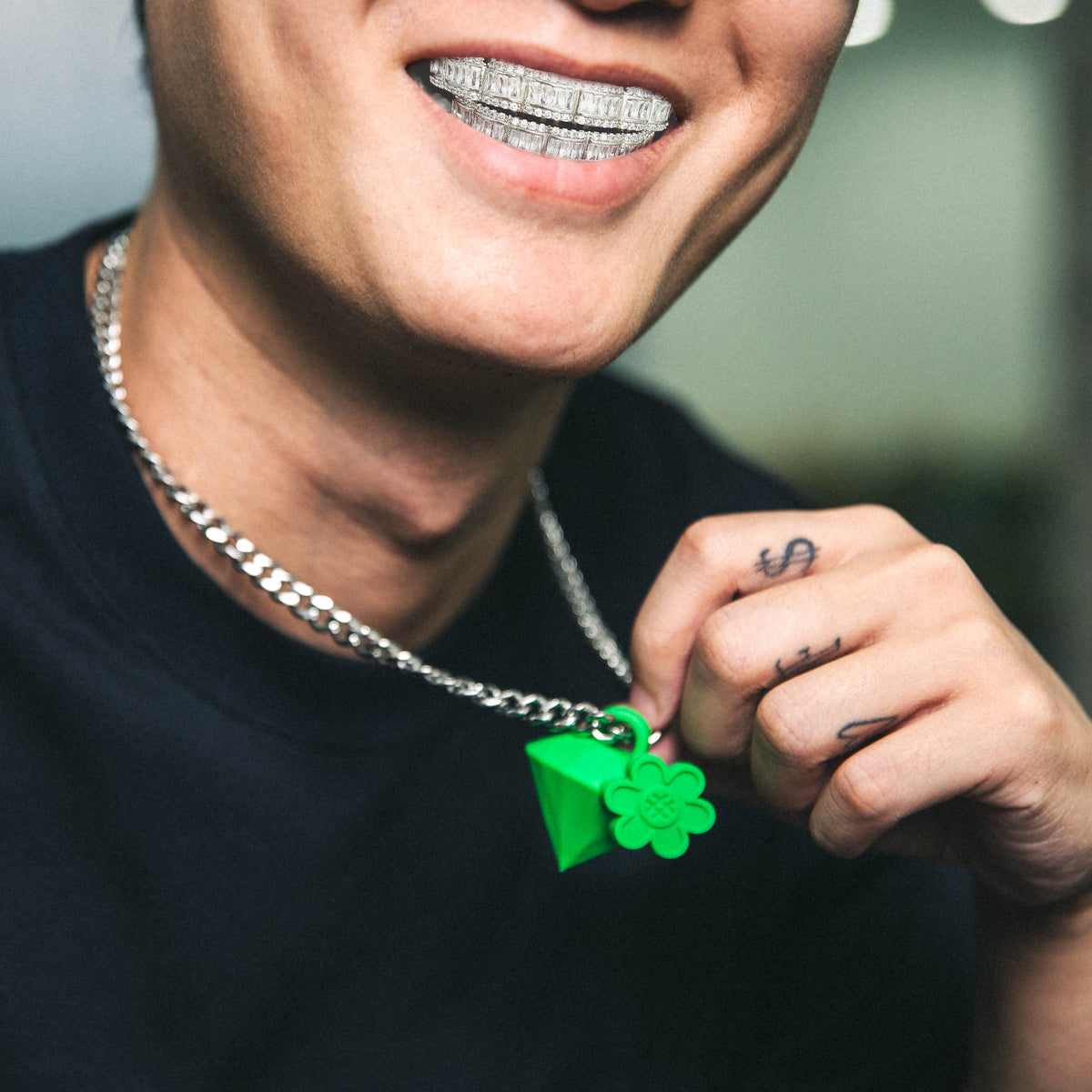“DIAMOND BLOOM" Necklace | Clover Green